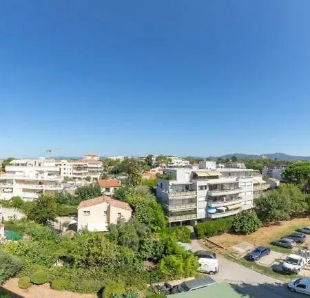 Les Platanes * Saint-Raphael (Var)